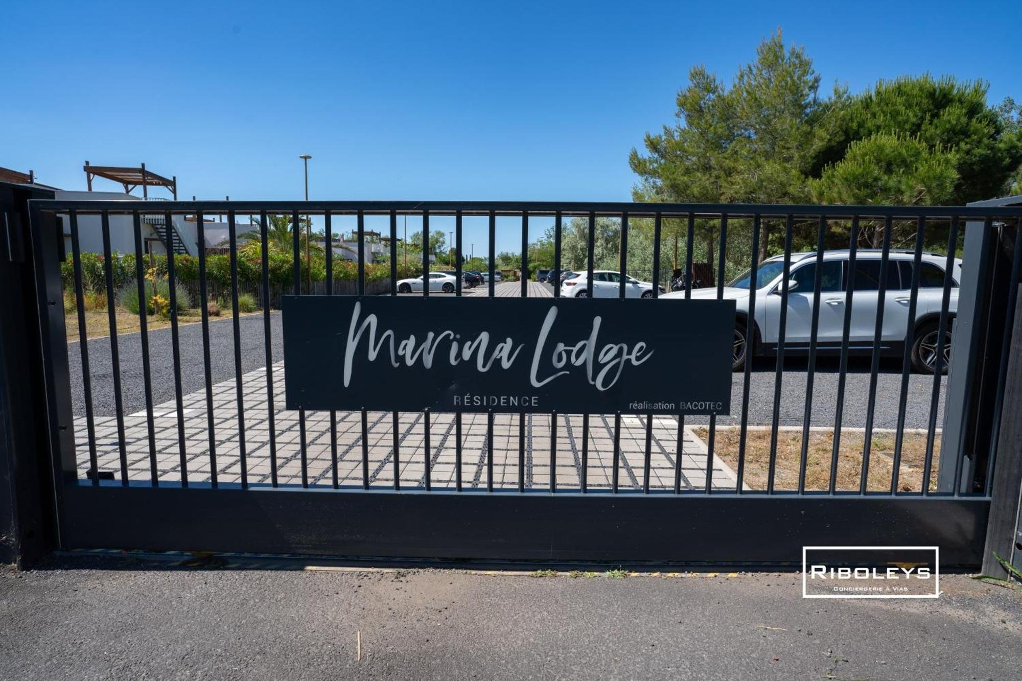 Marina Lodge - Villa T3 en résidence avec piscine Vias Extérieur photo