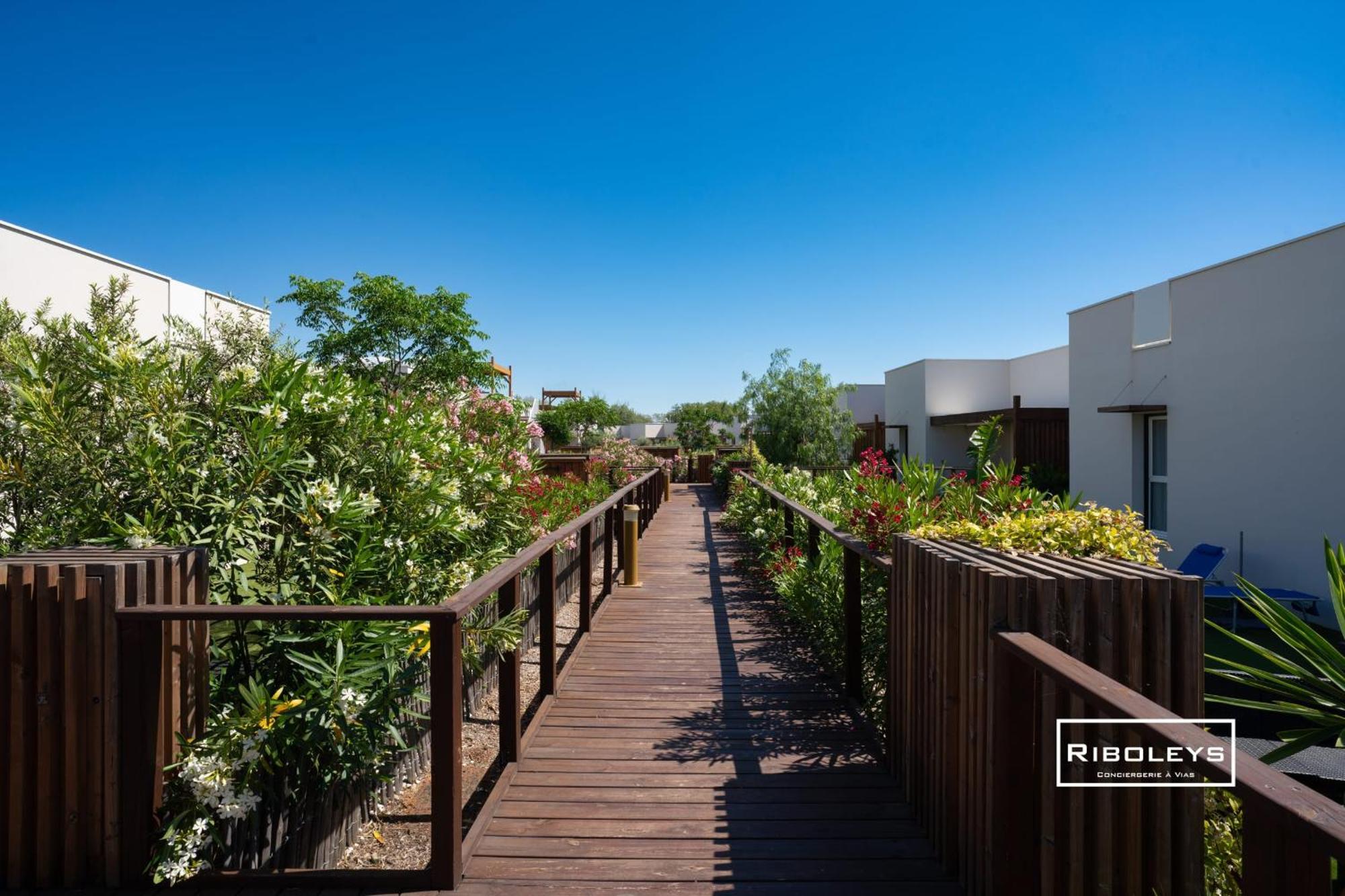 Marina Lodge - Villa T3 en résidence avec piscine Vias Extérieur photo