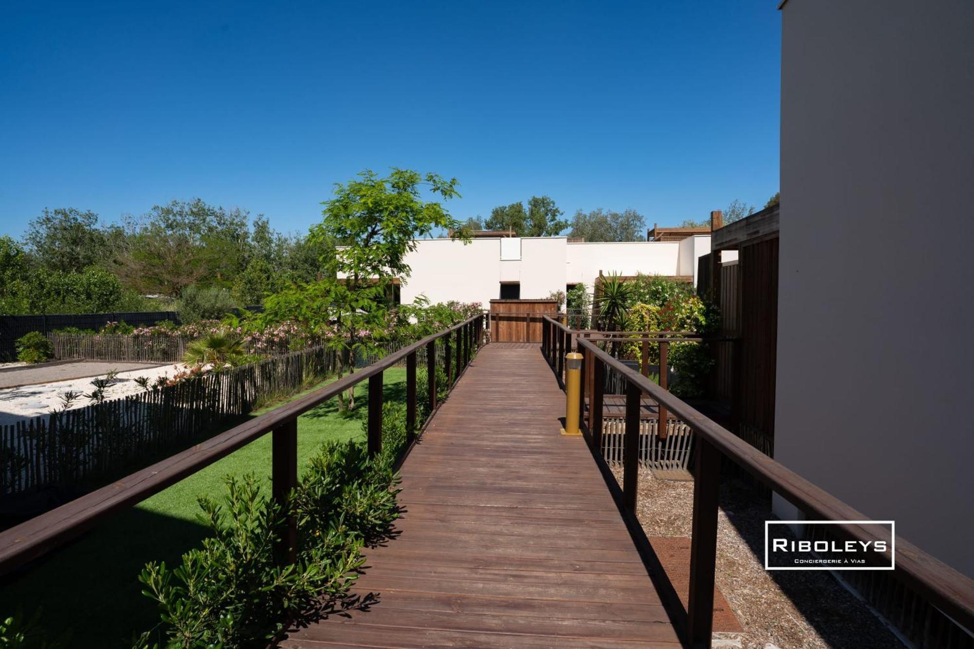 Marina Lodge - Villa T3 en résidence avec piscine Vias Extérieur photo